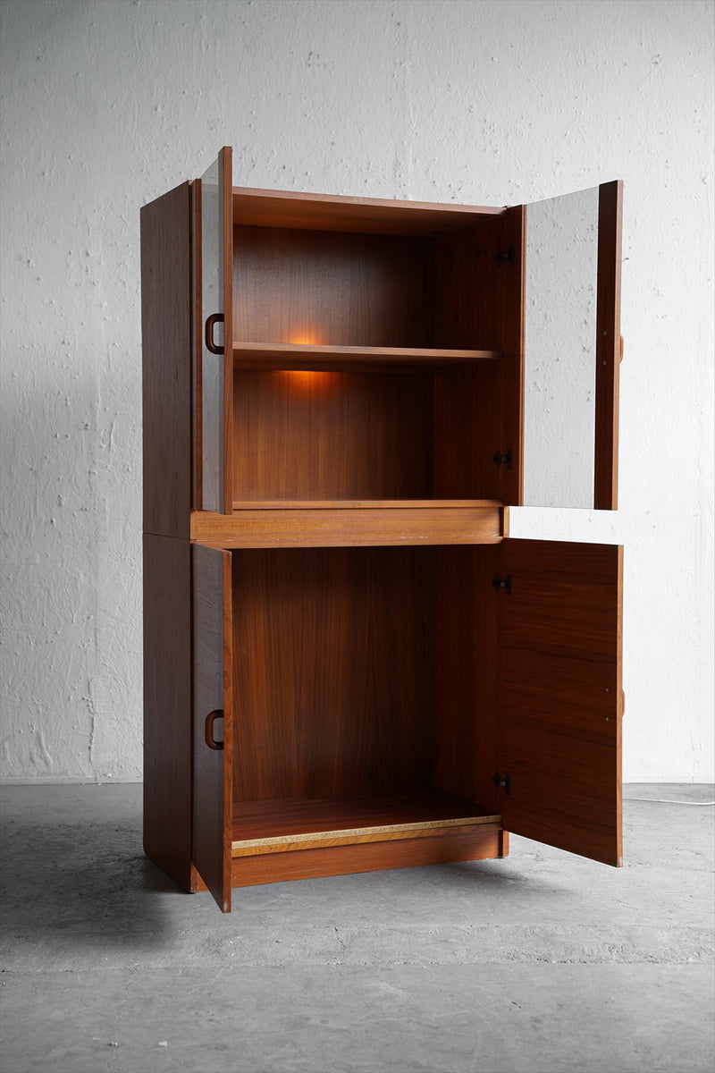 Teak wood cabinet/cupboard vintage Osaka store