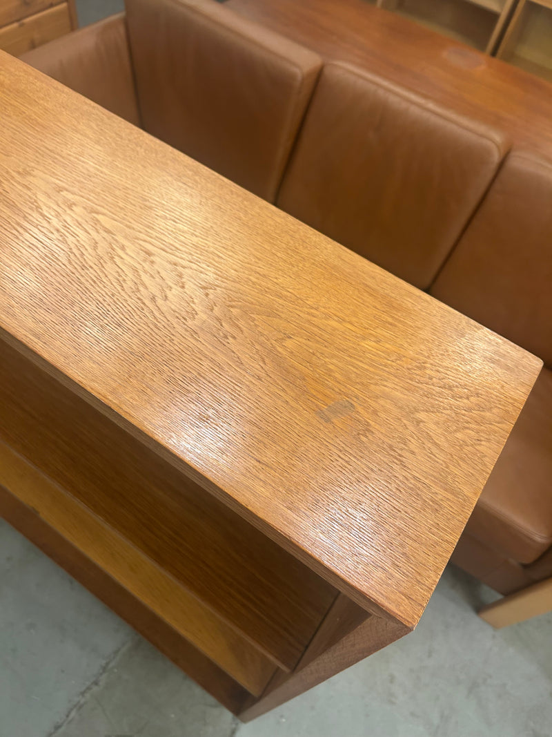 オークウッド ブックシェルフ <br>大阪店 - ヴィンテージ SHARK ATTACK