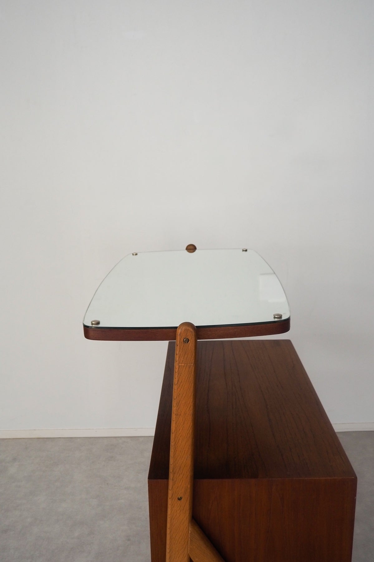 Olholm Mobelfablik<br>チークウッドドレッサー<br>1960s,Denmark<br>bob's box　 - ヴィンテージ SHARK ATTACK