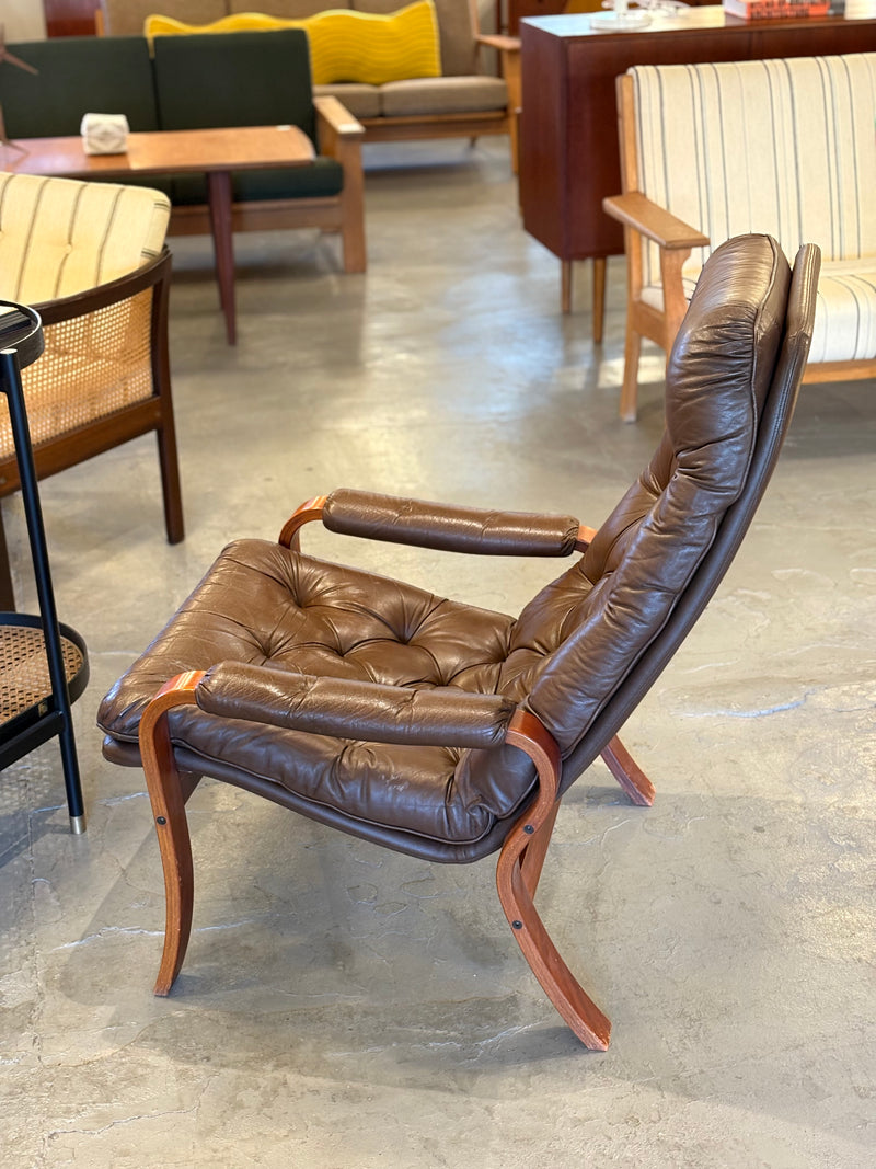 レザー ハイバックラウンジチェア <br>1960's-1970's , Sweden <br>大阪店 - ヴィンテージ SHARK ATTACK