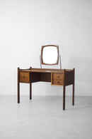 オークウッドドレッサー<br>Denmark<br>bob's box - ヴィンテージ SHARK ATTACK