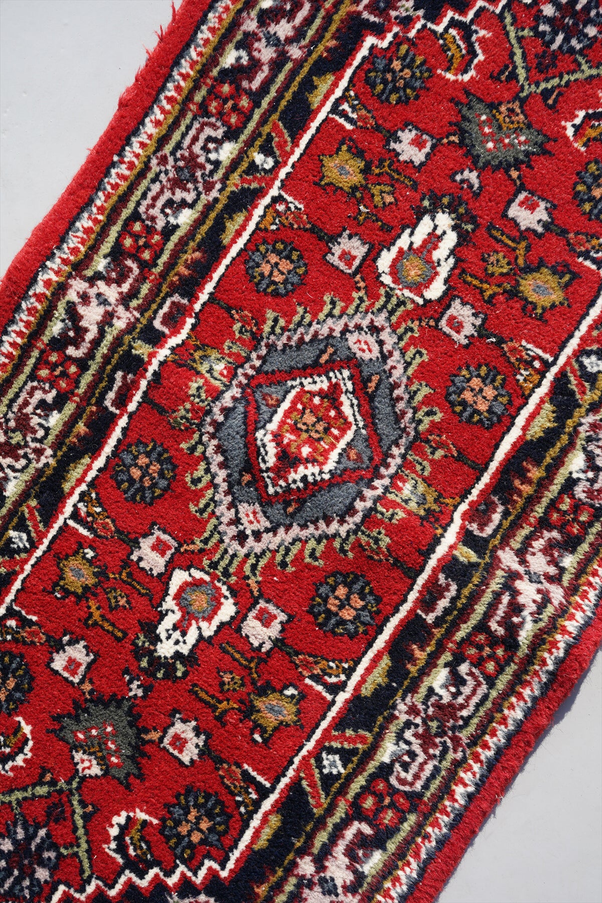 トライバルラグ 113×59 (cm) 大阪店