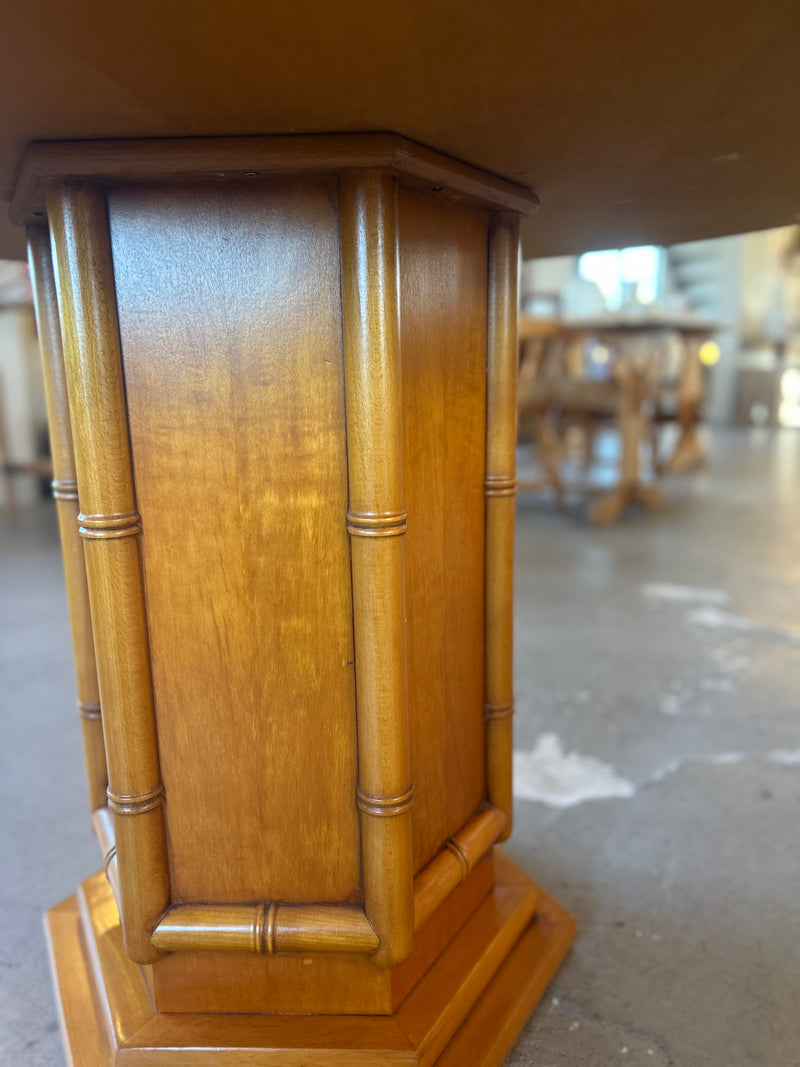 ウッド ラウンドテーブル <br>大阪店 - ヴィンテージ SHARK ATTACK