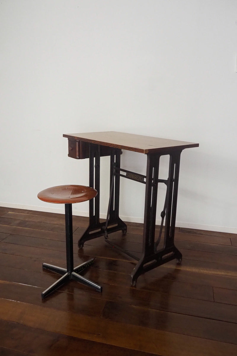 SINGER iron leg side table vintage Yamato store