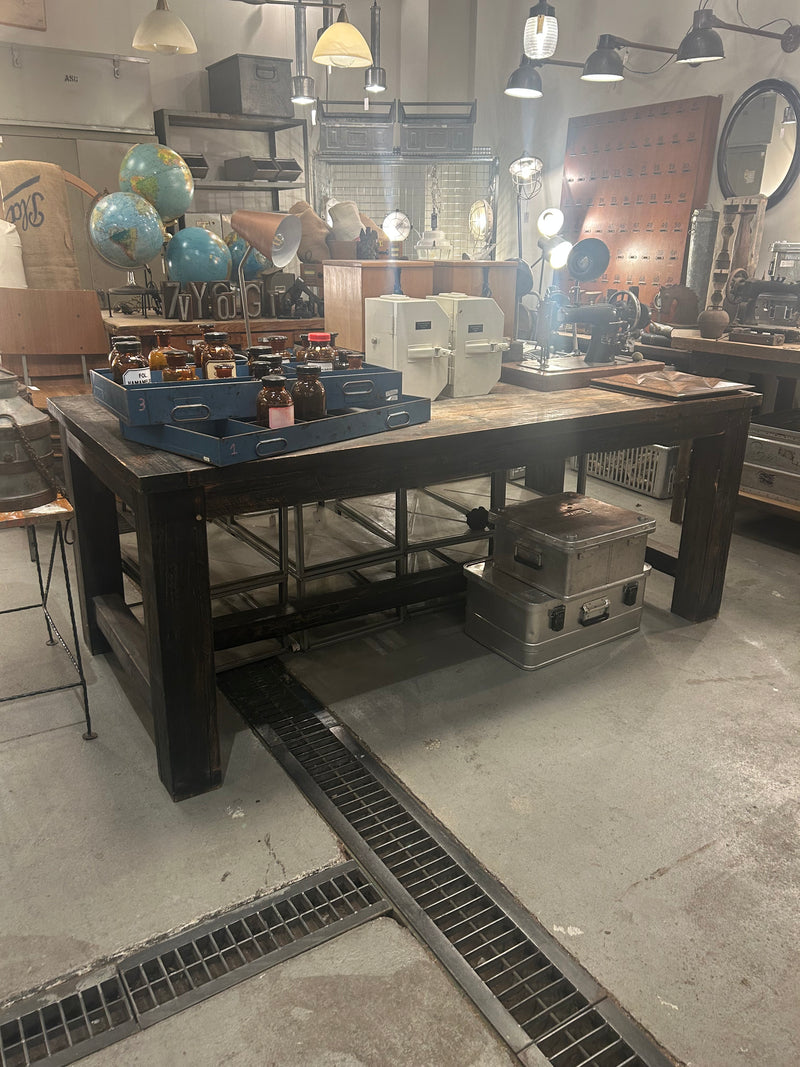 インダストリアル