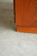 SKOVBY MØBELFABRIK <br> ウッド サイドボード<br> Denmark <br> 大阪店 - ヴィンテージ SHARK ATTACK