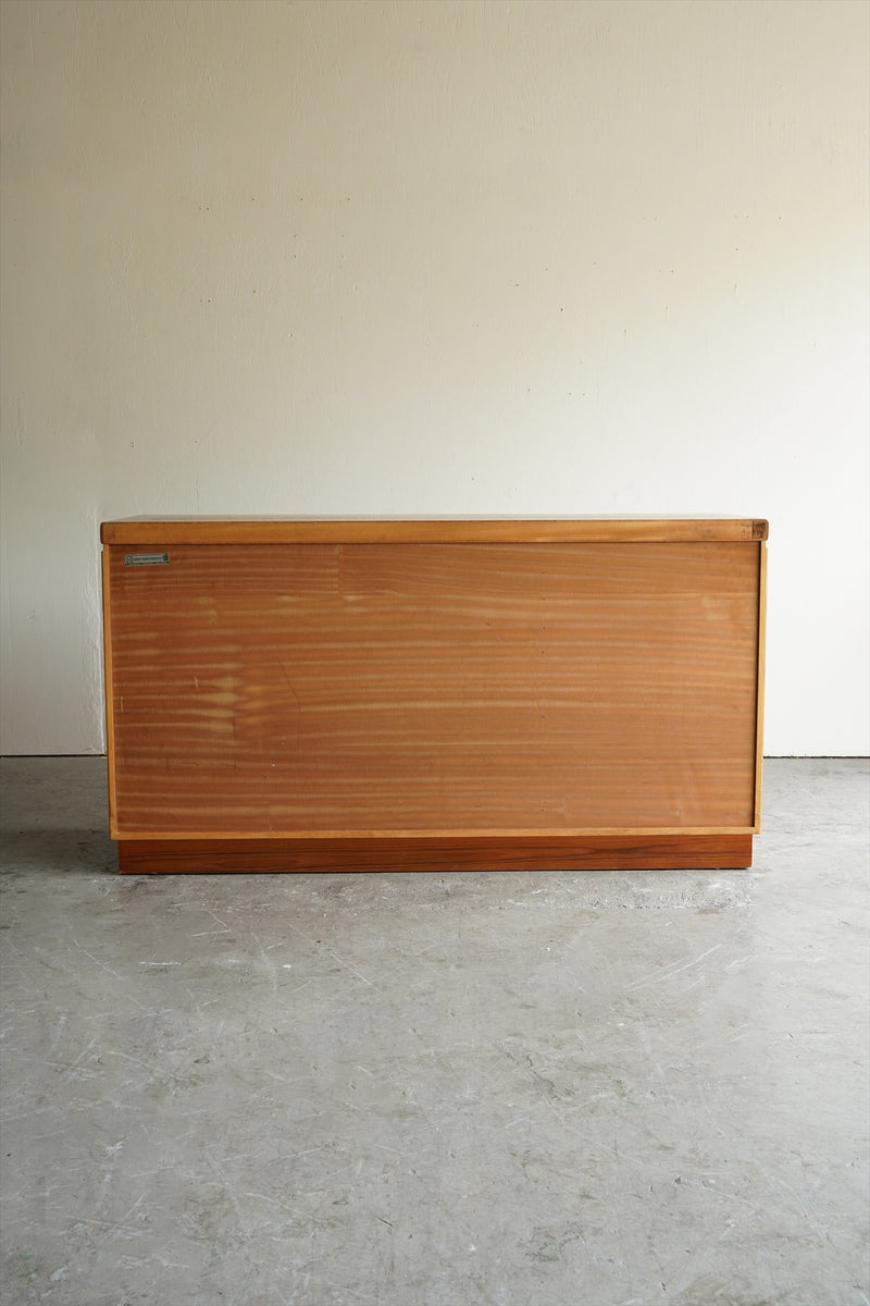 SKOVBY MØBELFABRIK <br> ウッド サイドボード<br> Denmark <br> 大阪店 - ヴィンテージ SHARK ATTACK