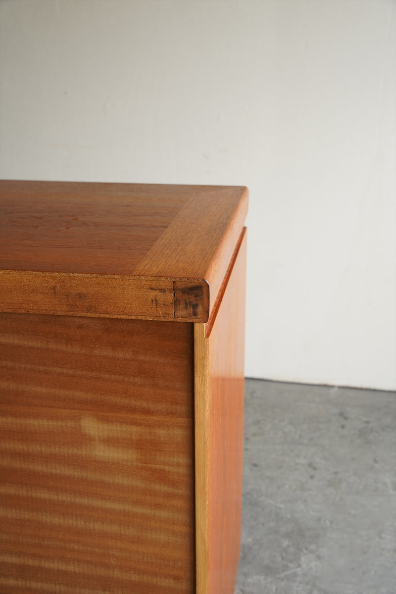 SKOVBY MØBELFABRIK <br> ウッド サイドボード<br> Denmark <br> 大阪店 - ヴィンテージ SHARK ATTACK