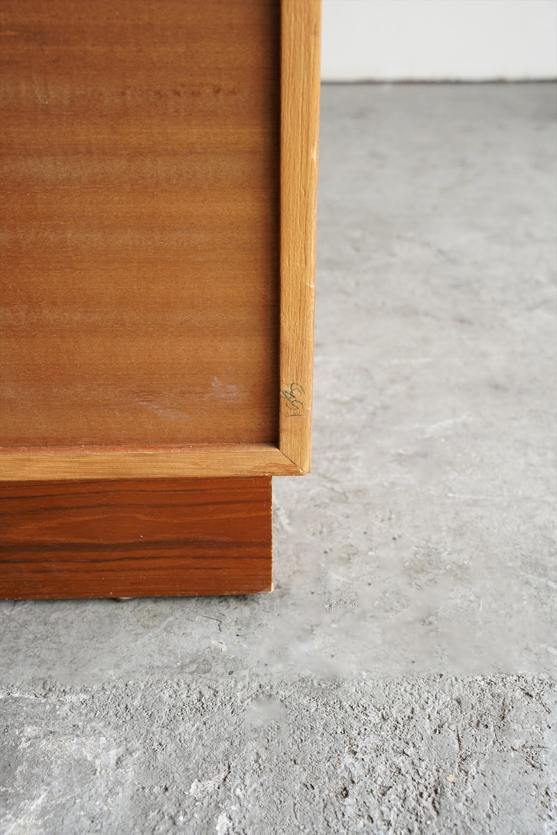 SKOVBY MØBELFABRIK <br> ウッド サイドボード<br> Denmark <br> 大阪店 - ヴィンテージ SHARK ATTACK