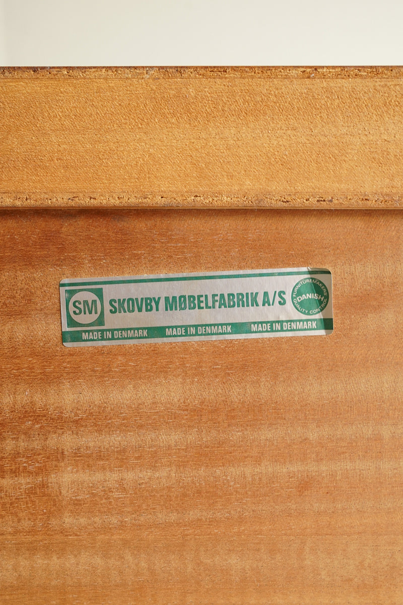 SKOVBY MØBELFABRIK <br> ウッド サイドボード<br> Denmark <br> 大阪店 - ヴィンテージ SHARK ATTACK