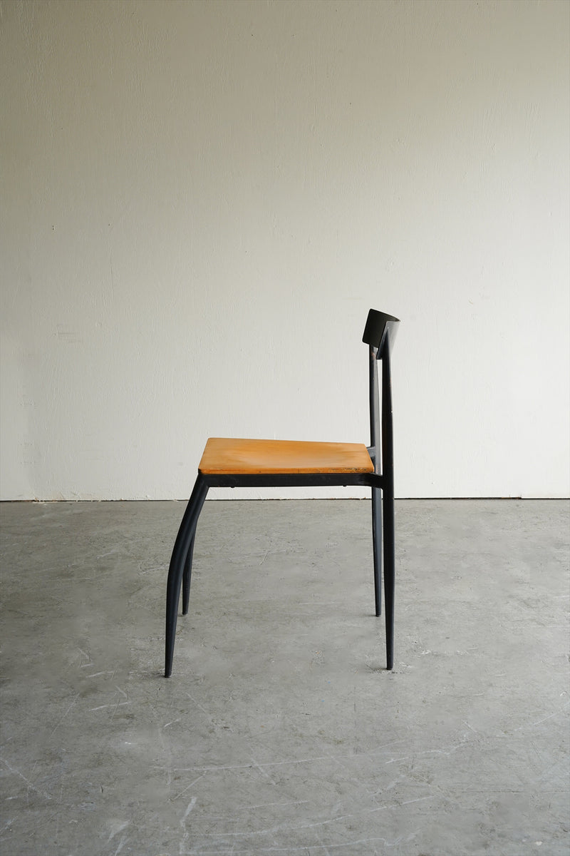 スタッキングチェア <br>France <br>大阪店 - ヴィンテージ SHARK ATTACK