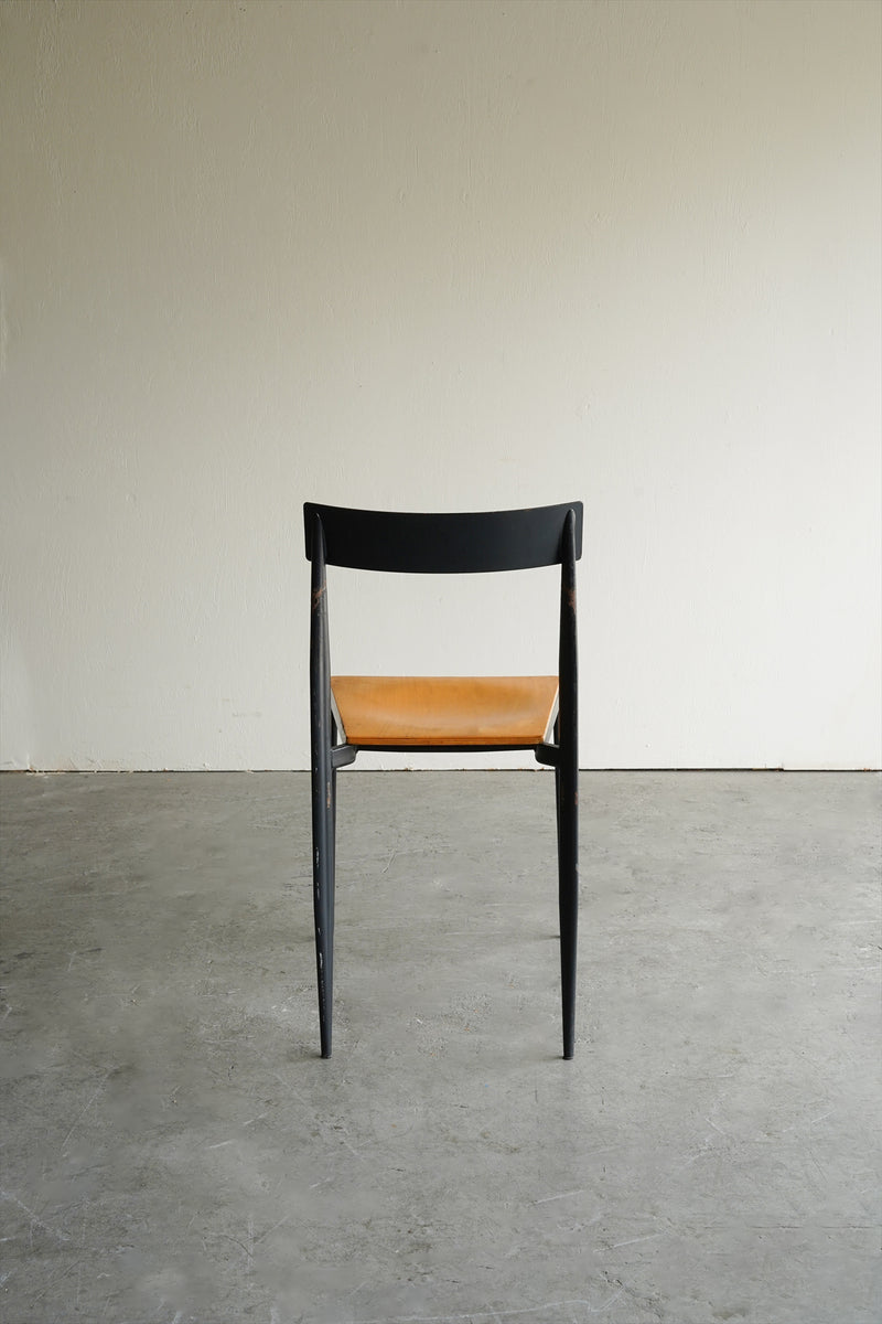 スタッキングチェア <br>France <br>大阪店 - ヴィンテージ SHARK ATTACK