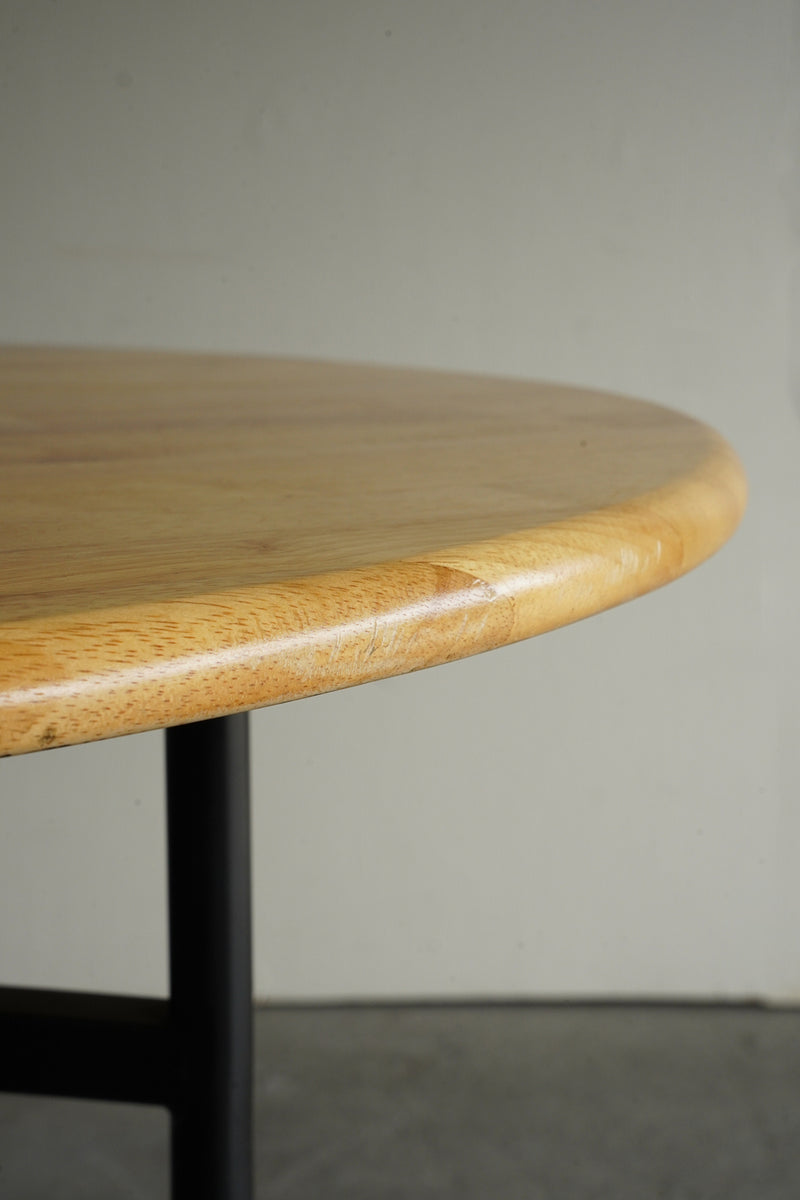 ラウンドダイニングテーブル <br>大阪店 - ヴィンテージ SHARK ATTACK