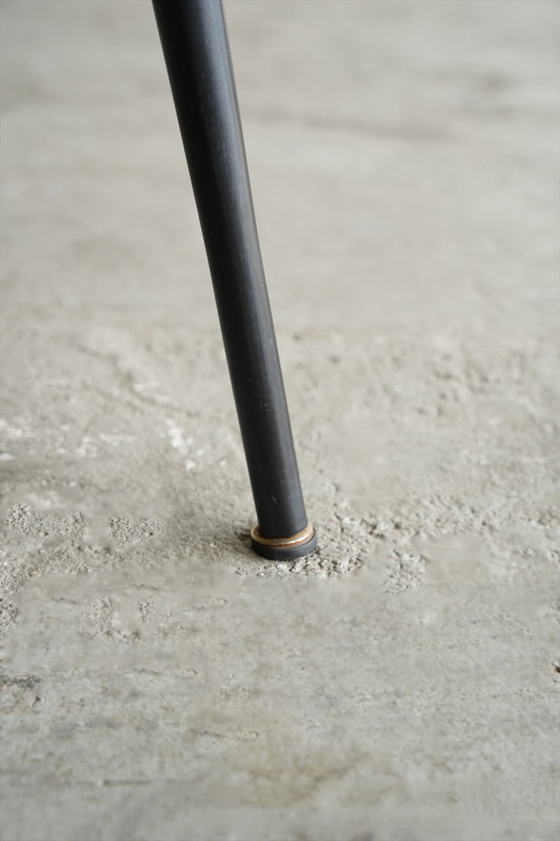 ラウンドダイニングテーブル <br>大阪店 - ヴィンテージ SHARK ATTACK