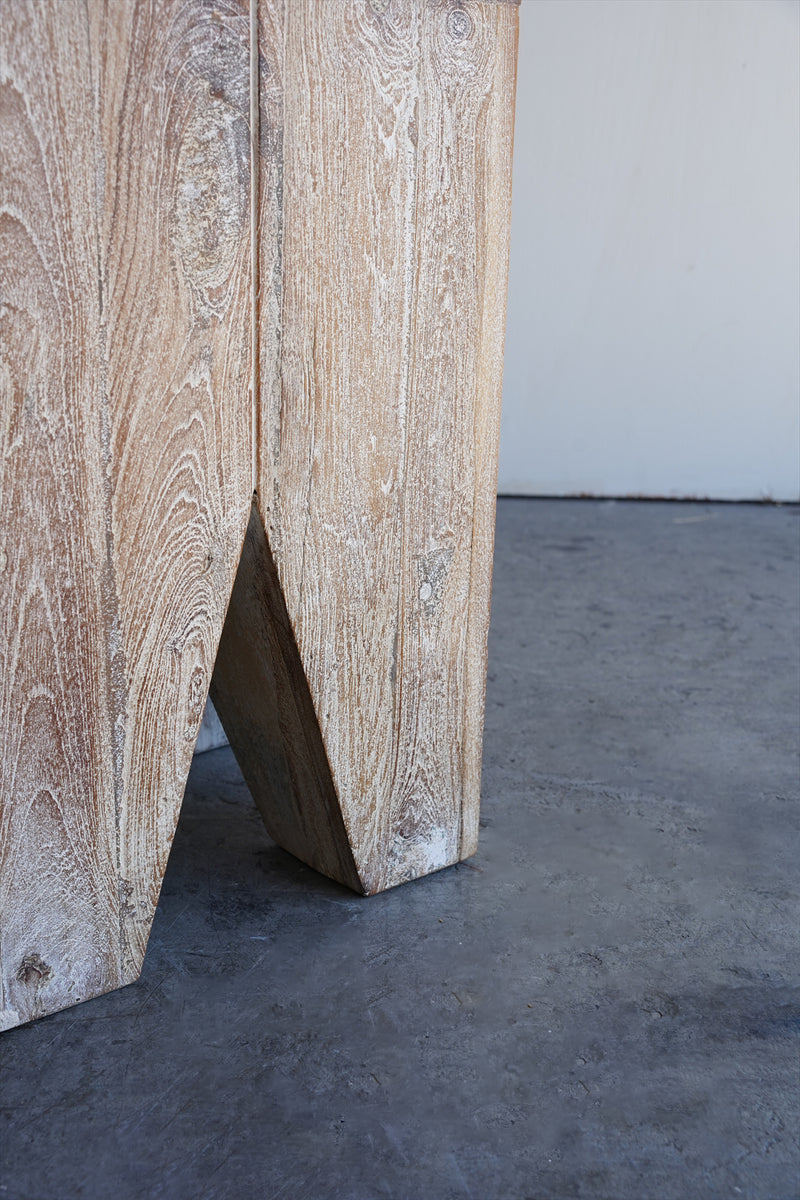 ウッド サイドテーブル/スツール <br>大阪店、大和店 - ヴィンテージ SHARK ATTACK