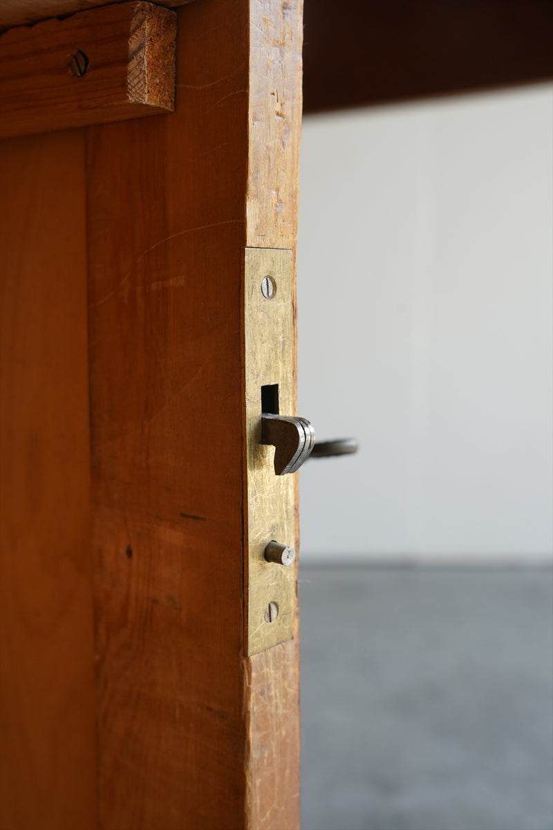 オークウッド デスク <br>大阪店 - ヴィンテージ SHARK ATTACK