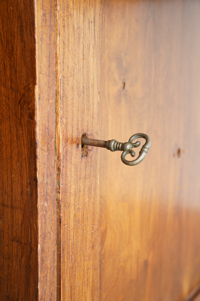 オークウッド デスク <br>大阪店 - ヴィンテージ SHARK ATTACK