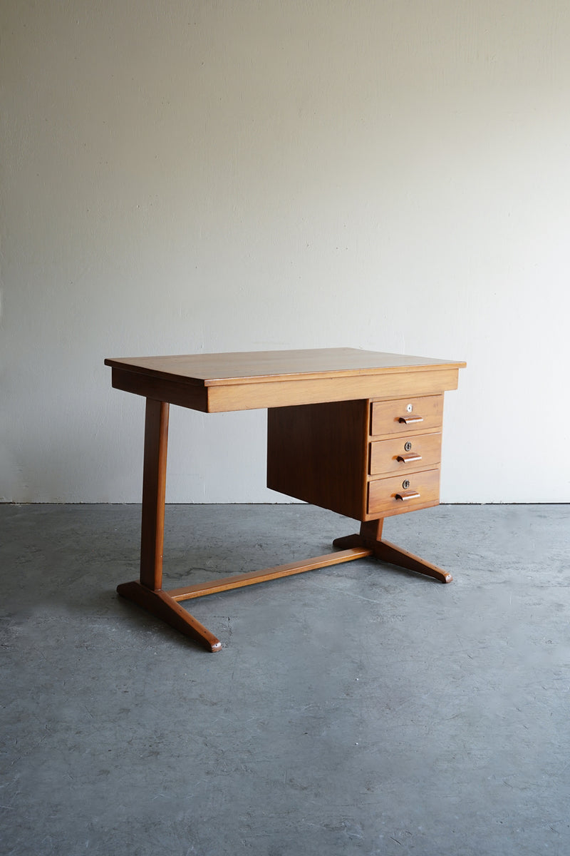 チークウッド デスク <br>大阪店 - ヴィンテージ SHARK ATTACK