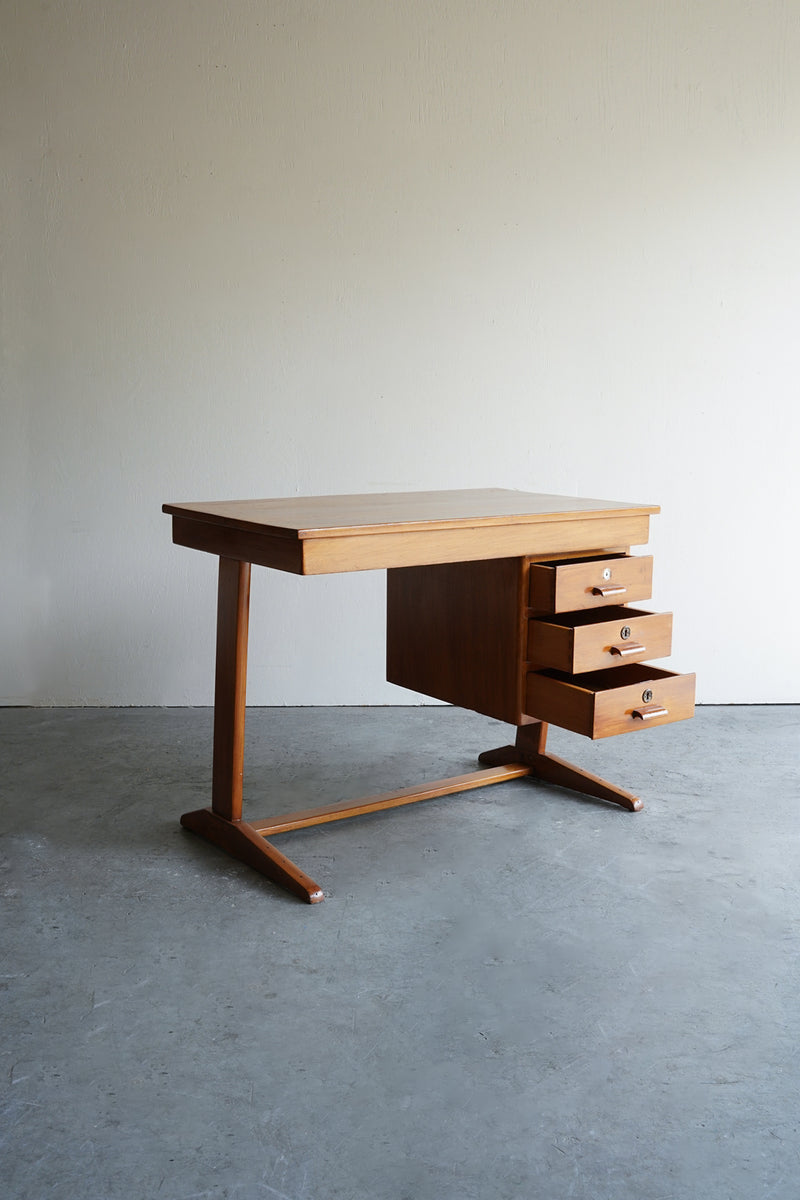 チークウッド デスク <br>大阪店 - ヴィンテージ SHARK ATTACK