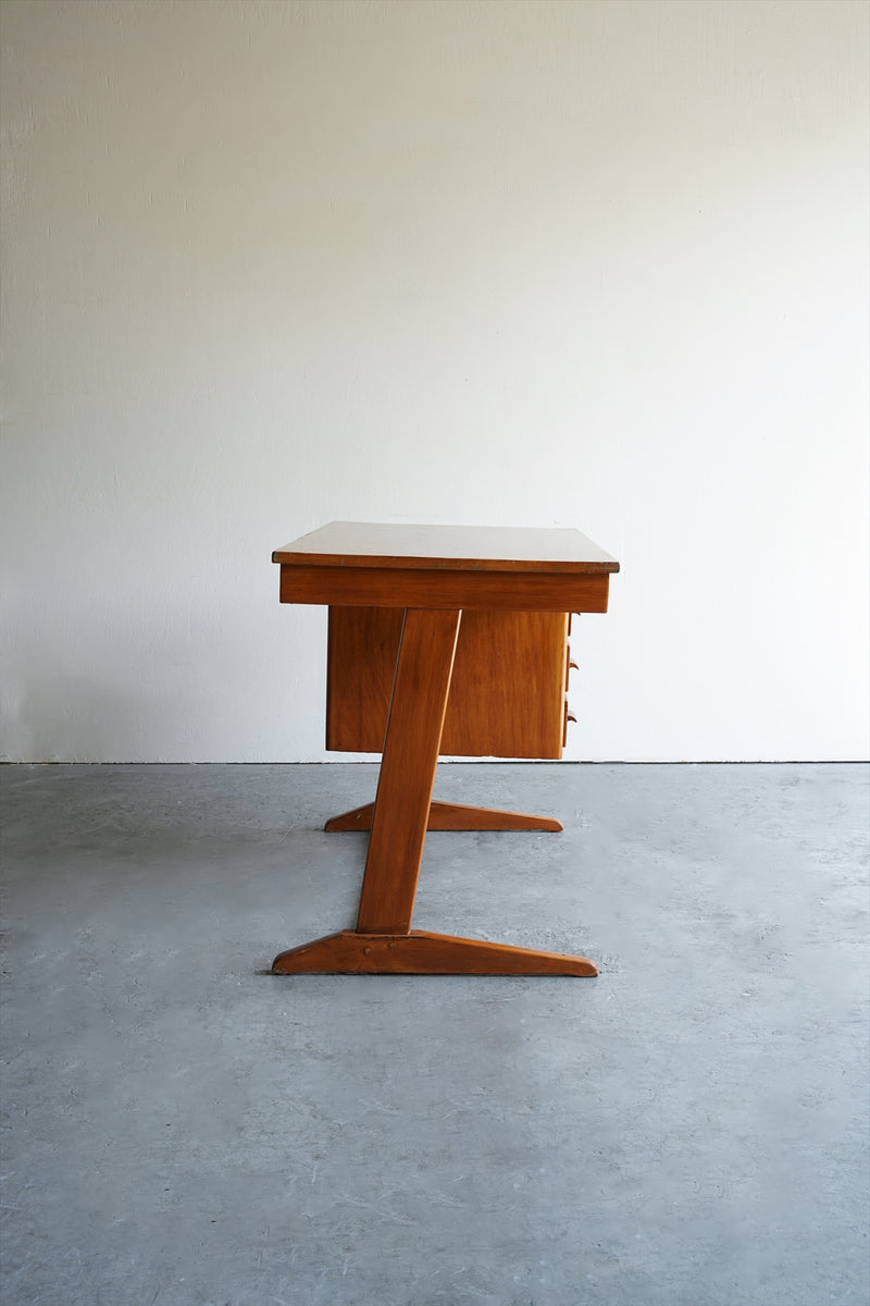 チークウッド デスク <br>大阪店 - ヴィンテージ SHARK ATTACK