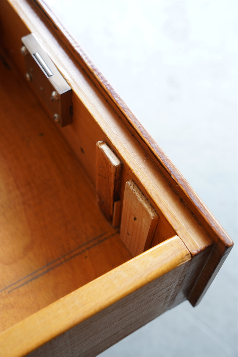 チークウッド デスク <br>大阪店 - ヴィンテージ SHARK ATTACK