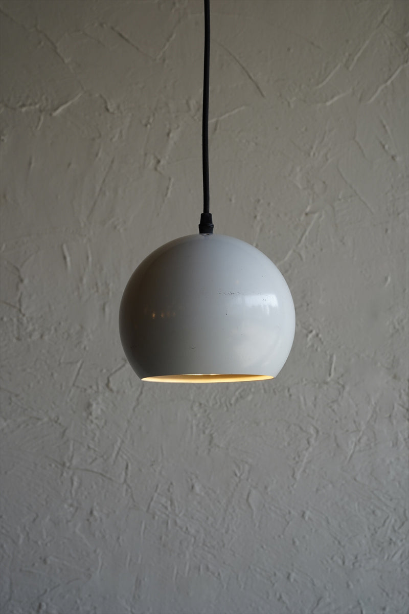 ペンダントランプ(B)<br>大阪店 - ヴィンテージ SHARK ATTACK