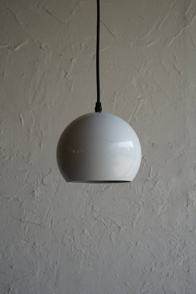 ペンダントランプ(B)<br>大阪店 - ヴィンテージ SHARK ATTACK