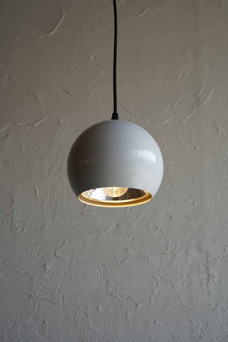 ペンダントランプ(B)<br>大阪店 - ヴィンテージ SHARK ATTACK