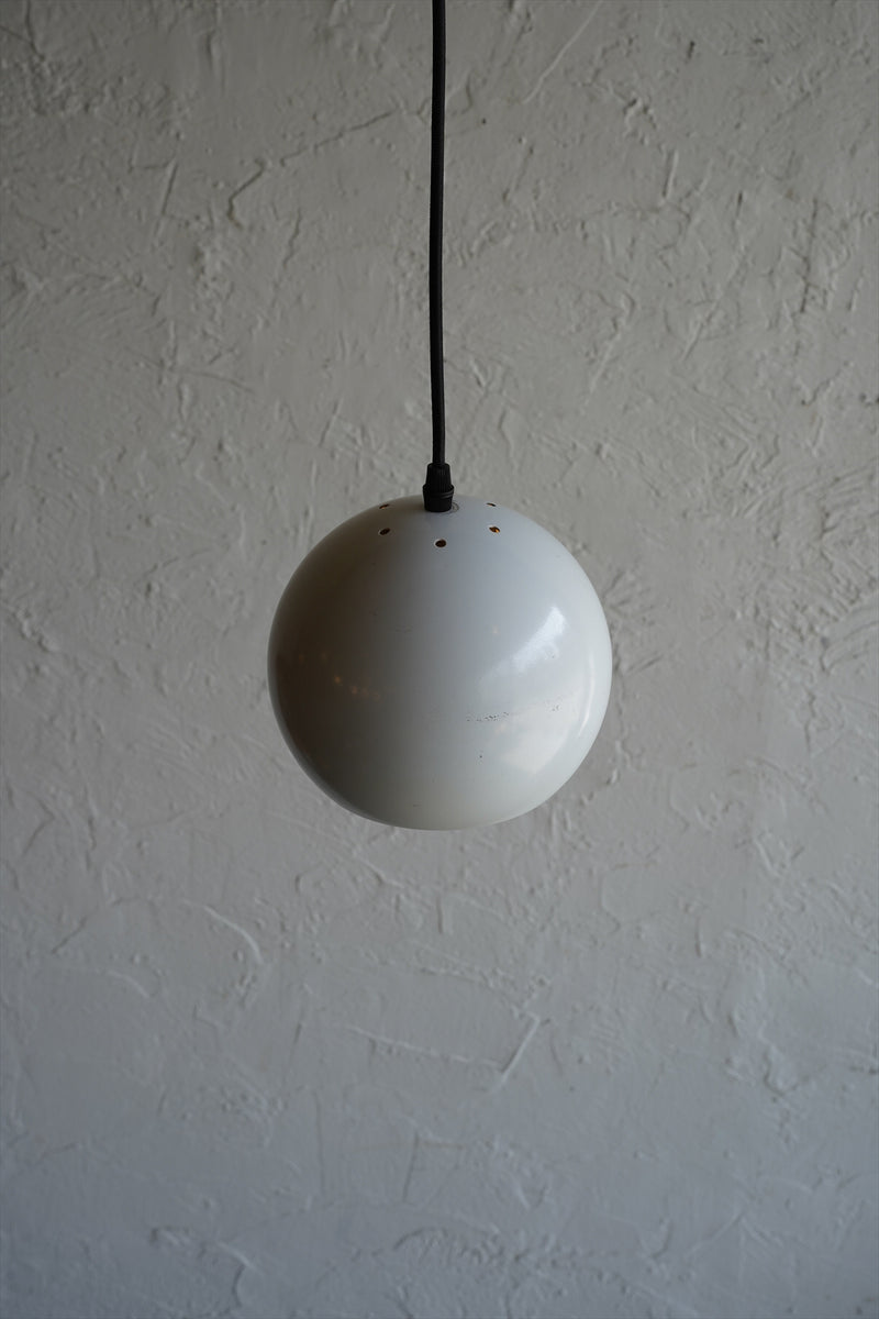 ペンダントランプ(B)<br>大阪店 - ヴィンテージ SHARK ATTACK