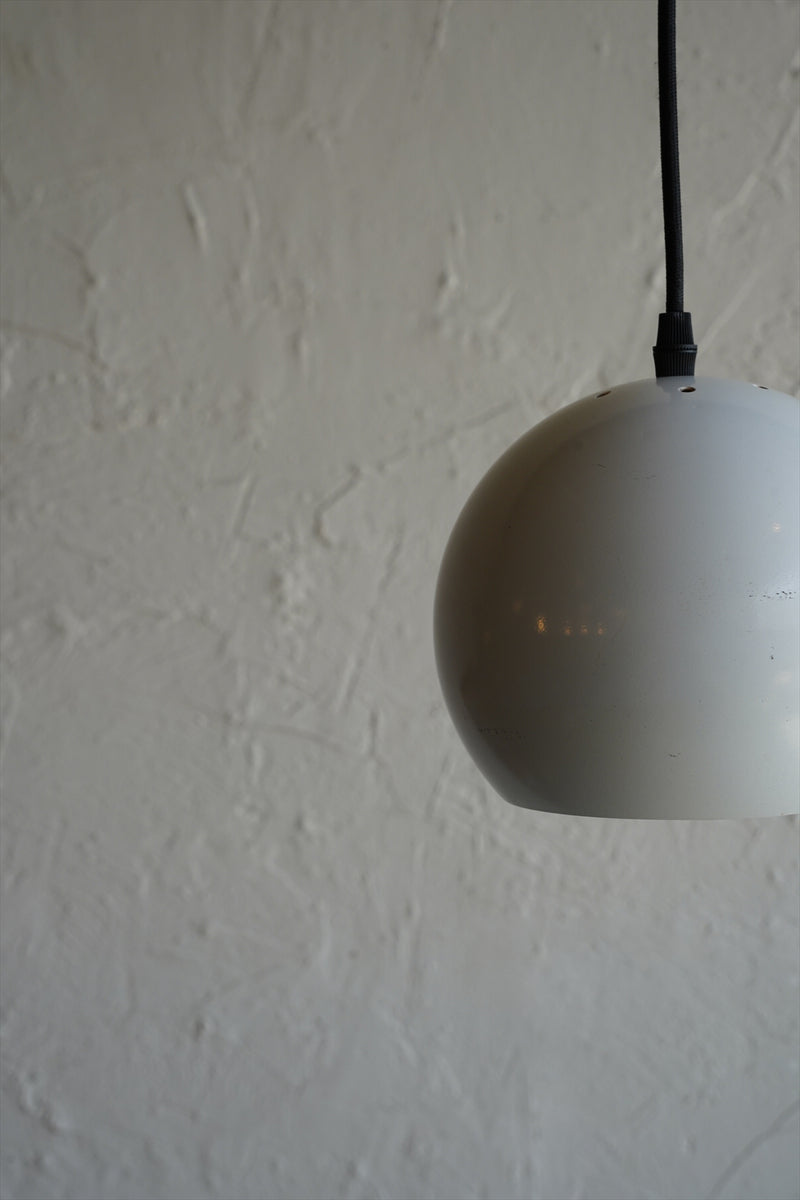 ペンダントランプ(B)<br>大阪店 - ヴィンテージ SHARK ATTACK