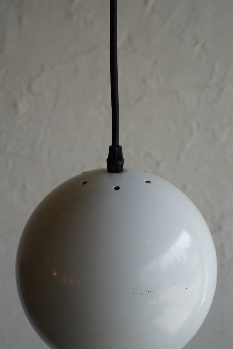 ペンダントランプ(B)<br>大阪店 - ヴィンテージ SHARK ATTACK