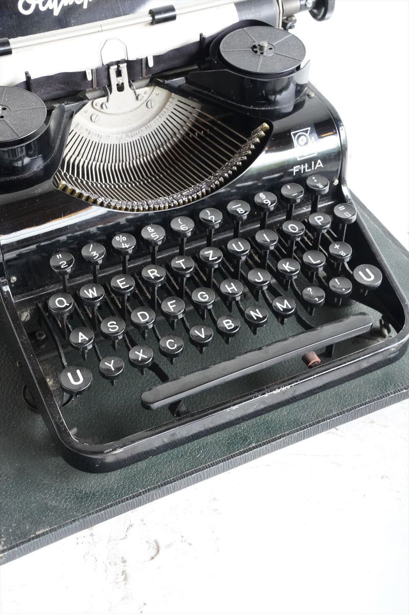 OLYMPIA Typewriter Vintage Osaka Store