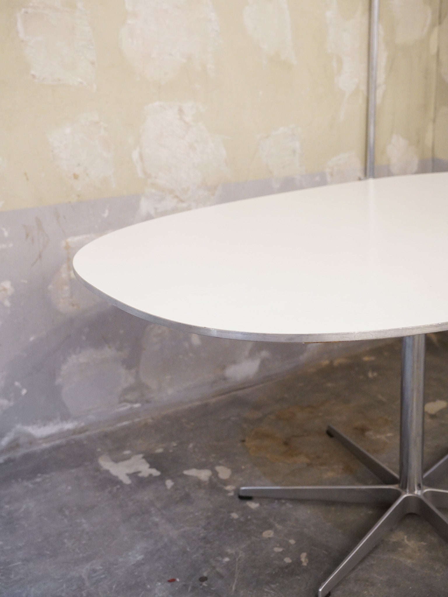 Fritz Hansen , Piet Hein & Arne Jacobsen - Denmark , 1986 -  "6 Star Table" ダイニングテーブル