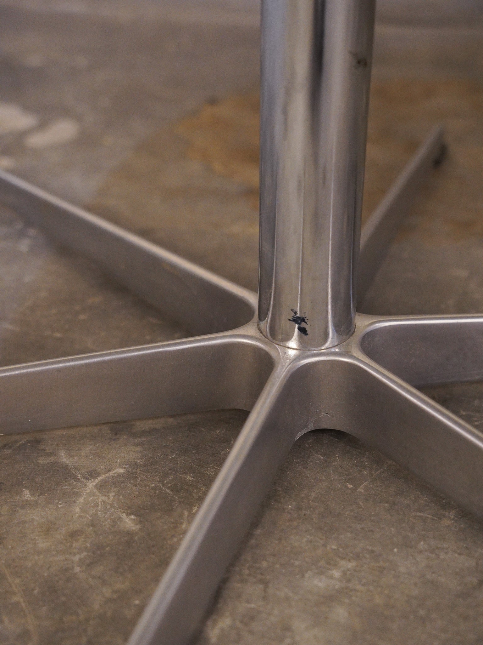 Fritz Hansen , Piet Hein & Arne Jacobsen - Denmark , 1986 -  "6 Star Table" ダイニングテーブル
