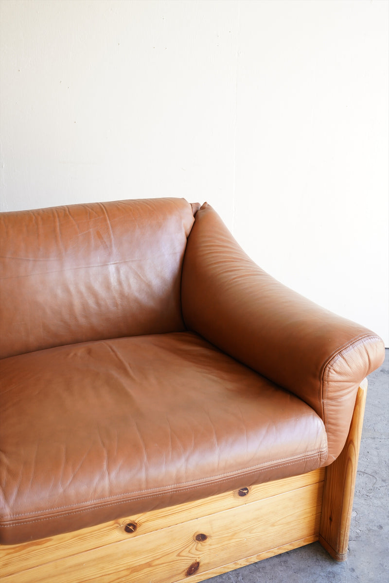 レザー ３シーターソファ <br>大阪店 - ヴィンテージ SHARK ATTACK