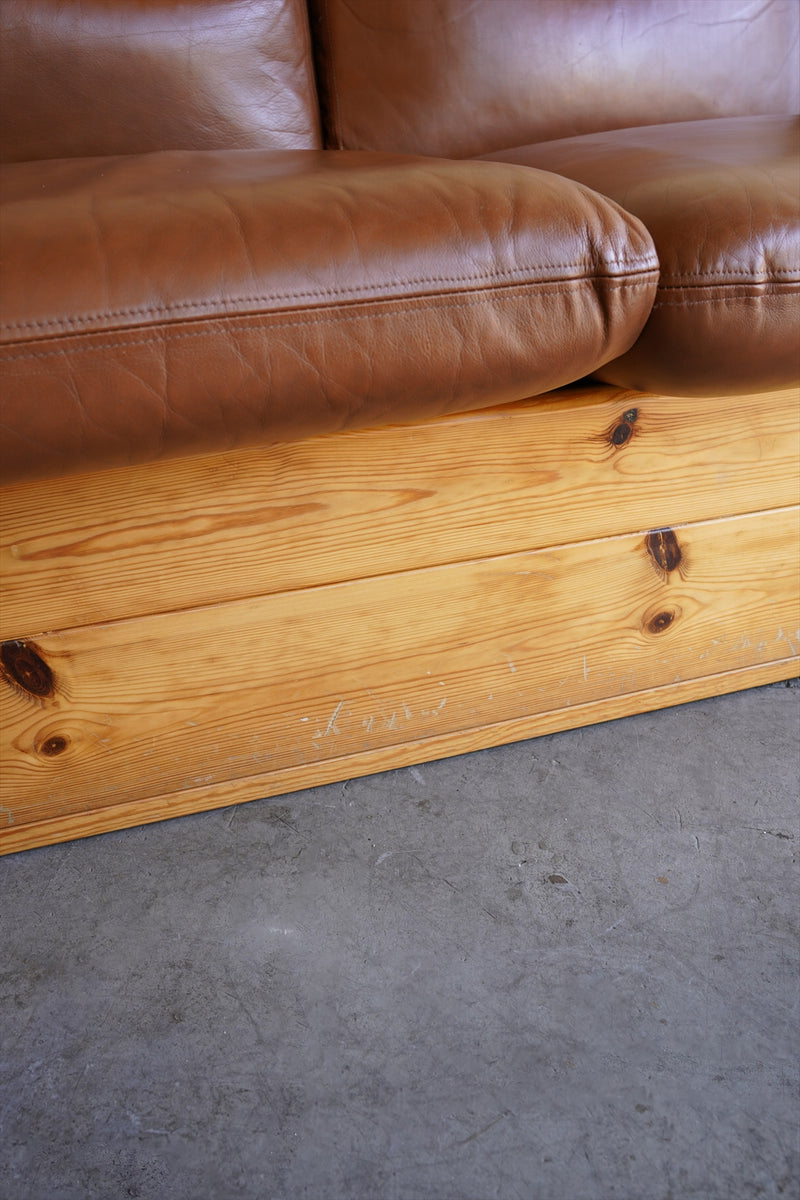 レザー ３シーターソファ <br>大阪店 - ヴィンテージ SHARK ATTACK