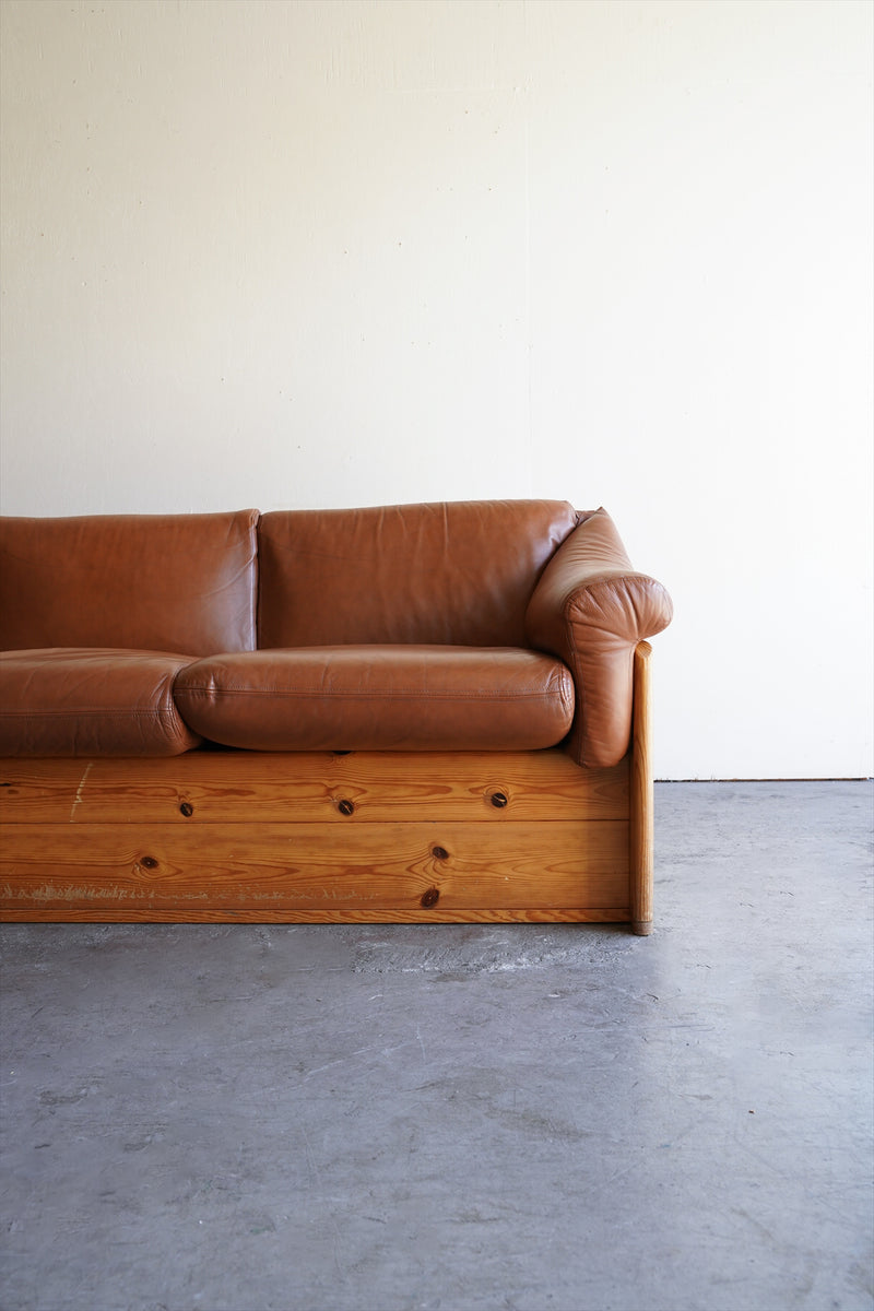 レザー ３シーターソファ <br>大阪店 - ヴィンテージ SHARK ATTACK