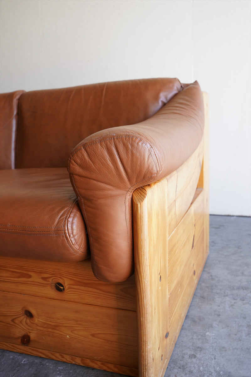 レザー ３シーターソファ <br>大阪店 - ヴィンテージ SHARK ATTACK