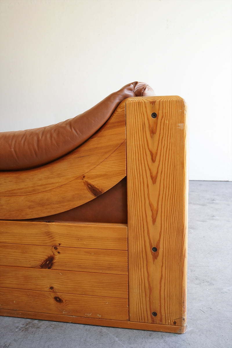 レザー ３シーターソファ <br>大阪店 - ヴィンテージ SHARK ATTACK