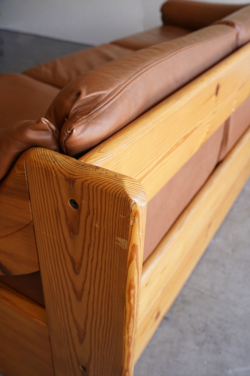 レザー ３シーターソファ <br>大阪店 - ヴィンテージ SHARK ATTACK