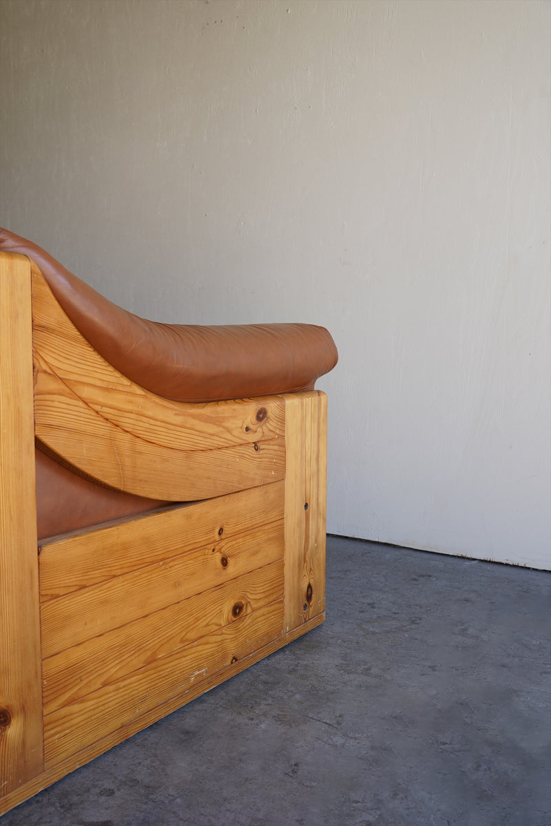 レザー ３シーターソファ <br>大阪店 - ヴィンテージ SHARK ATTACK