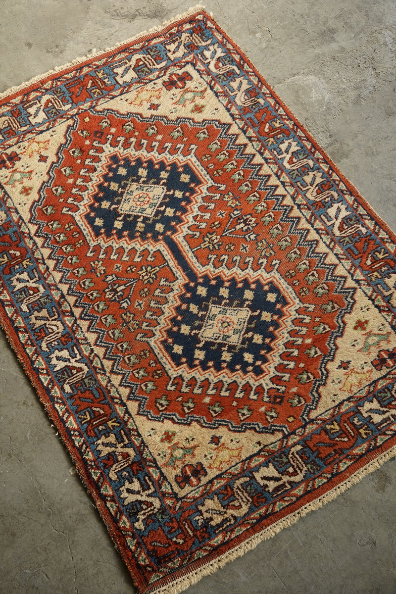 トライバルラグ 120×85.5(cm) <br>大阪店 - ヴィンテージ SHARK ATTACK