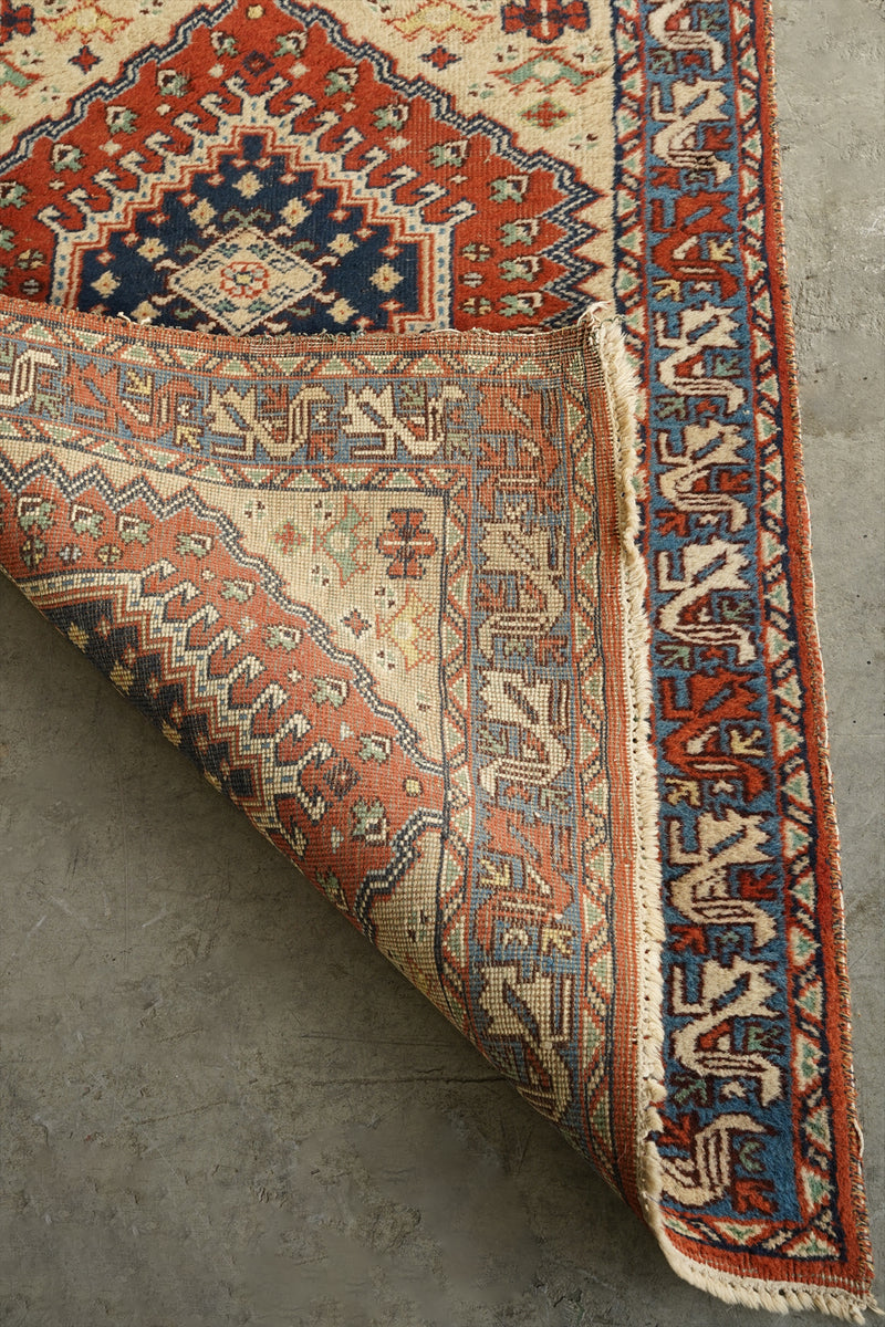 トライバルラグ 120×85.5(cm) <br>大阪店 - ヴィンテージ SHARK ATTACK