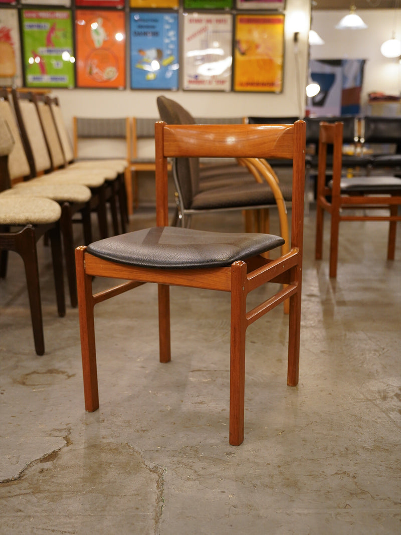 レザー ダイニングチェア <br>大阪店 - ヴィンテージ SHARK ATTACK