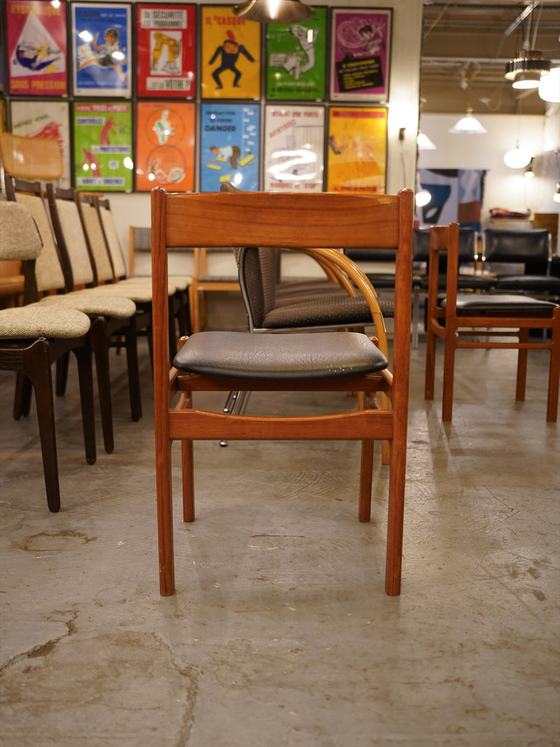 レザー ダイニングチェア <br>大阪店 - ヴィンテージ SHARK ATTACK