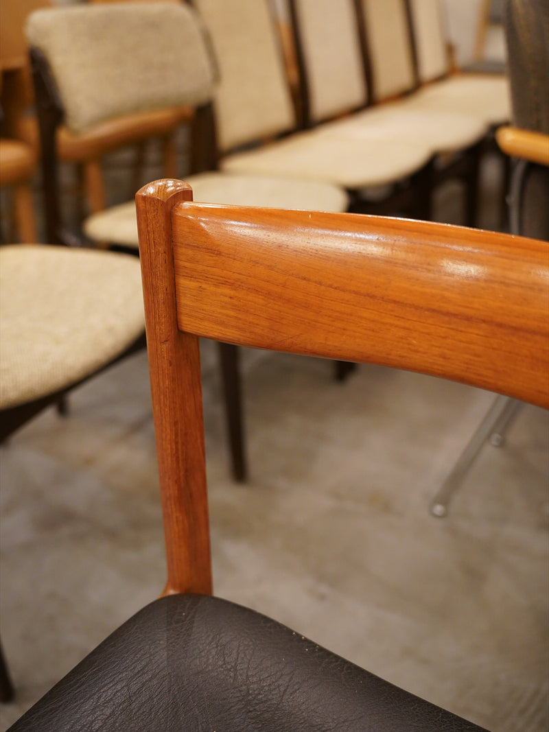 レザー ダイニングチェア <br>大阪店 - ヴィンテージ SHARK ATTACK