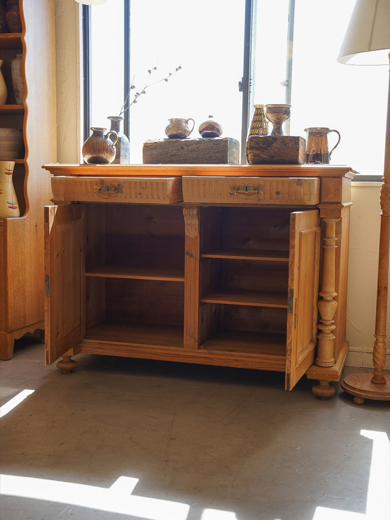 パインウッド サイドボード <br> 大阪店 - ヴィンテージ SHARK ATTACK