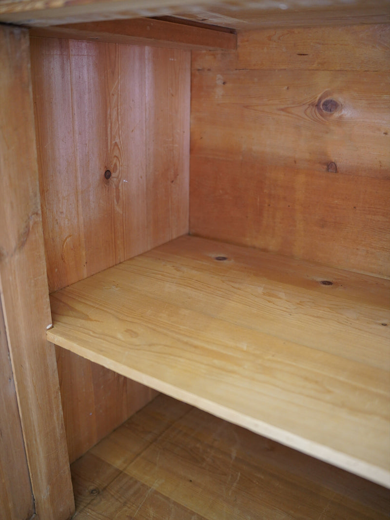 パインウッド サイドボード <br> 大阪店 - ヴィンテージ SHARK ATTACK