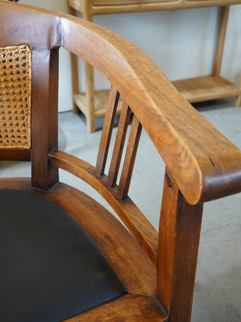 オークウッド アームチェア <br>大阪店 - ヴィンテージ SHARK ATTACK