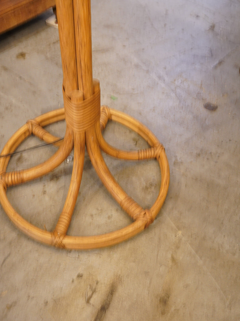 ラタン フロアランプ <br>大阪店